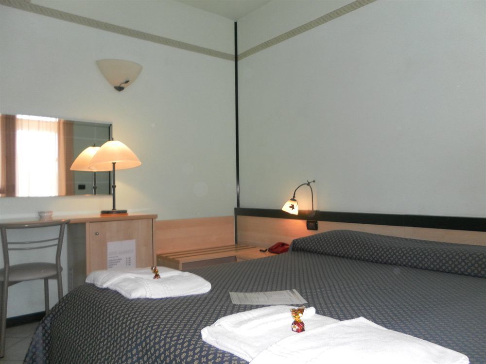 Hotel Gran Delta Di Alba-Invest Srl Rosolina Extérieur photo